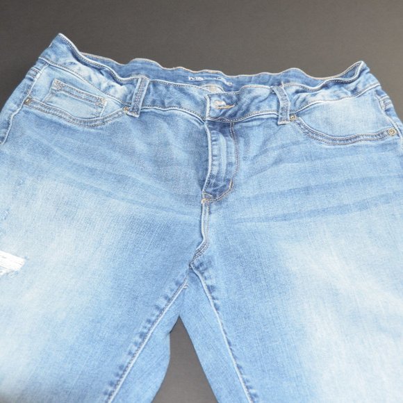 Maurices Size Large Regular Jeans - Picture 8 of 10